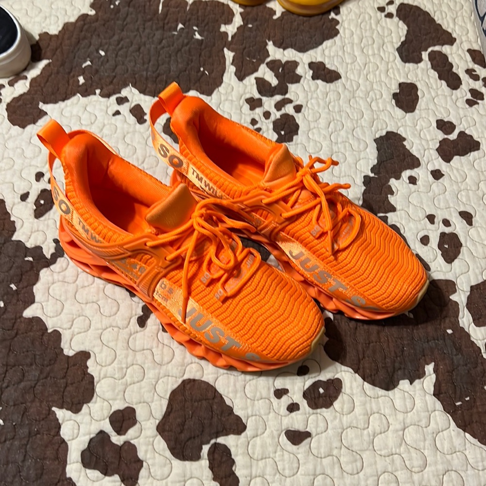 Tennis shoe